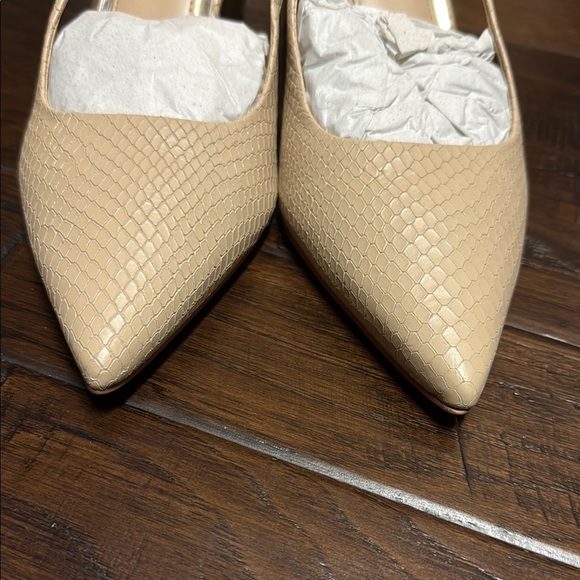 Vince Camuto Tan Slingback Heels with Pointed Toe Sindree Sz 7.5 snake caseina - Picture 3 of 11